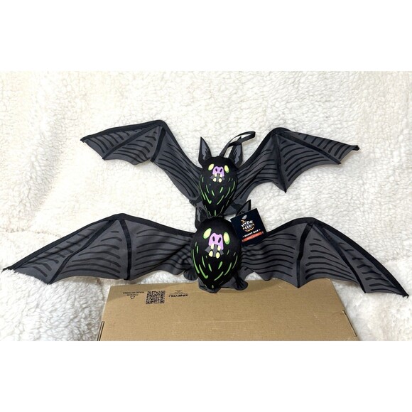 Set of 2 Halloween Decorative Large Bat Prop - Hyde and EEK! NEW - Picture 5 of 7